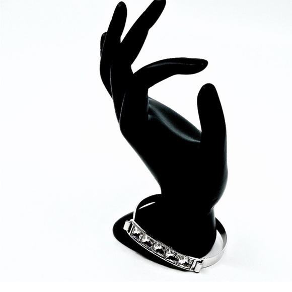 SWAROVSKI~CRYSTAL BANGLE BRACELET - Picture 3 of 4